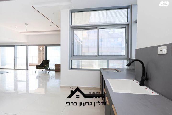 גג/ פנטהאוז, שדרות ירושלים, הקריה מע"ר, אשדוד