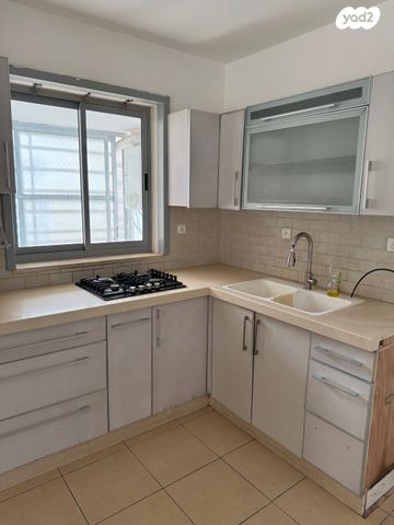 דירה, אברהם בלסברג, ברנע, אשקלון