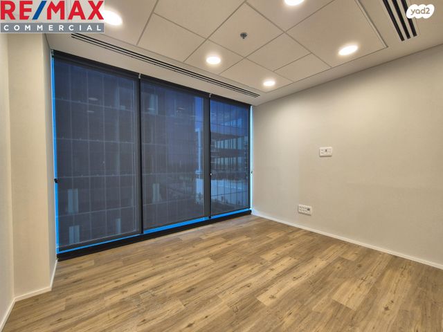 משרדים, החרש, אזור תעשיה נווה נאמן, הוד השרון