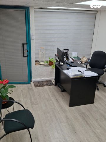 חנויות/ שטח מסחרי, קרן היסוד, מרכז העיר, סביניה, הוותיקה, קרית ביאליק