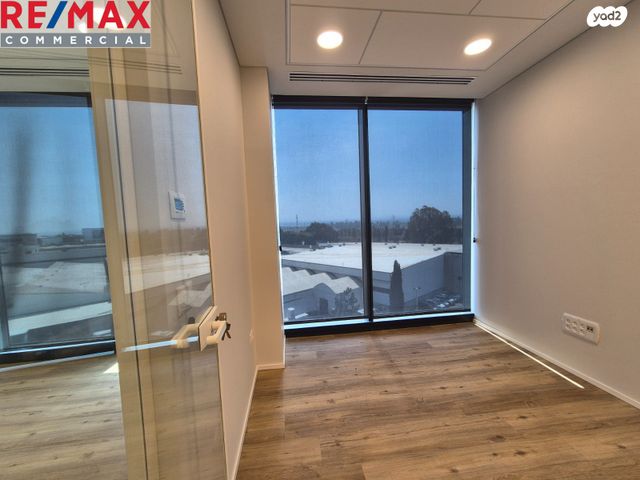 משרדים, החרש, אזור תעשיה נווה נאמן, הוד השרון