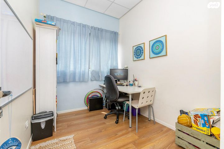 משרדים, בנימינה גבעת עדה