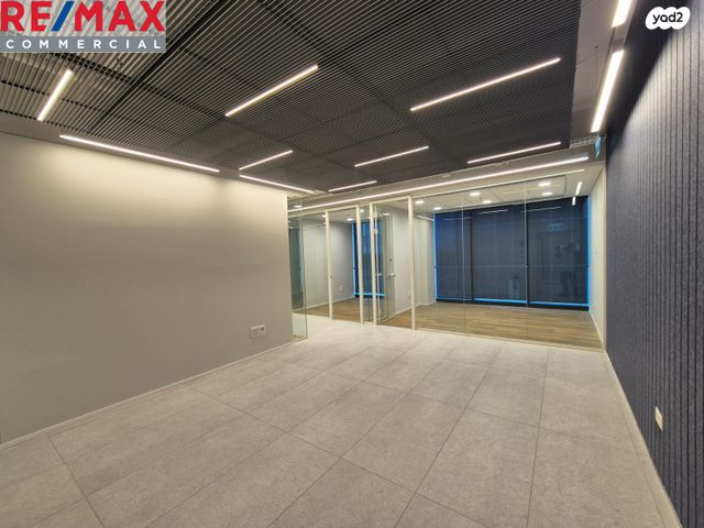 משרדים, החרש, הוד השרון