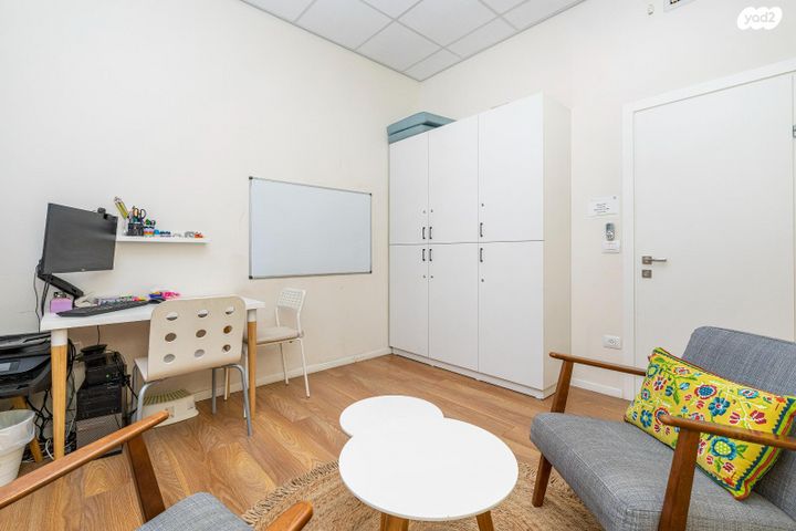 משרדים, בנימינה גבעת עדה