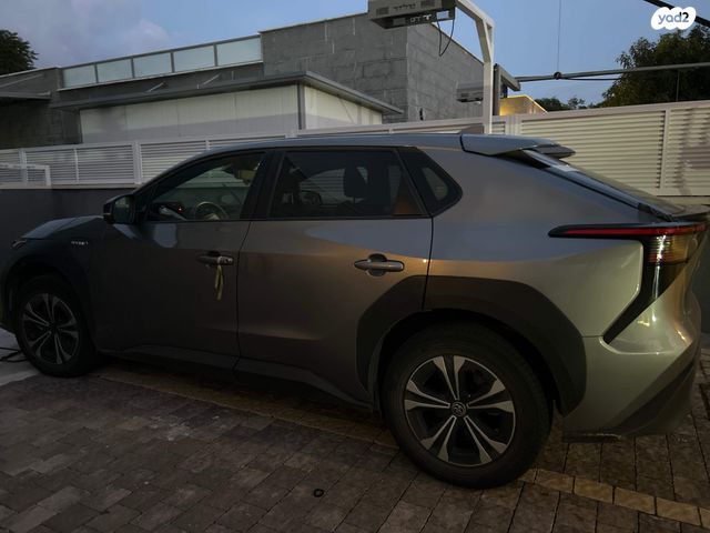 מודעת רכב טויוטה bZ4X