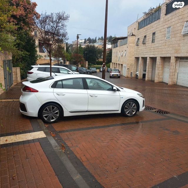 יונדאי איוניק