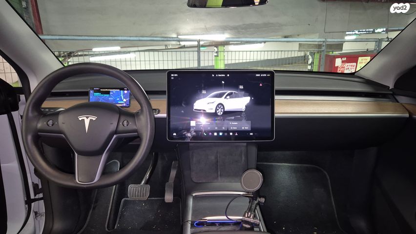 מודעת רכב טסלה מודל Y