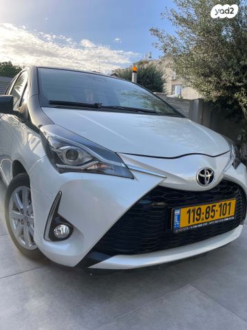 טויוטה יאריס