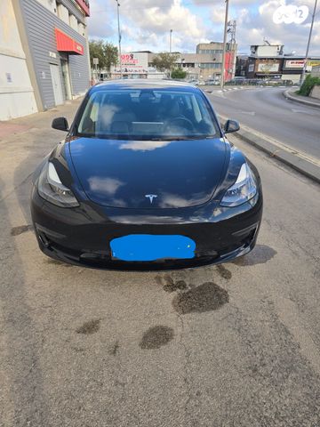 מודעת רכב טסלה מודל 3