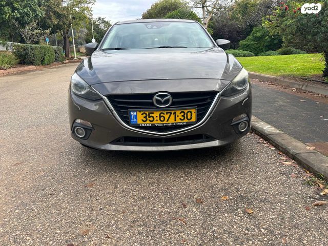 מאזדה 3