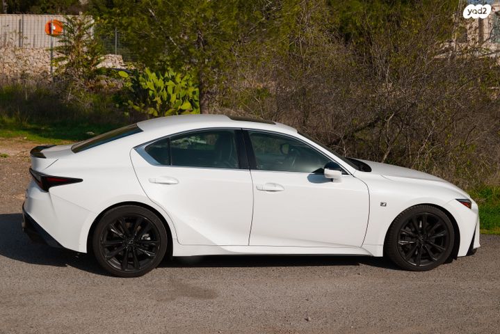 מודעת רכב לקסוס IS