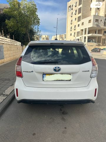 טויוטה פריוס פלוס