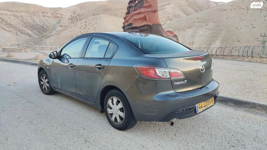 מאזדה 3