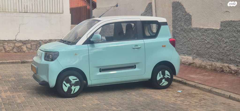 מודעת רכב בי.איי.דאבליו פוני