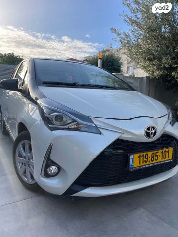 טויוטה יאריס