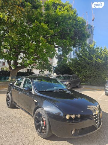 מודעת רכב אלפא רומיאו 159