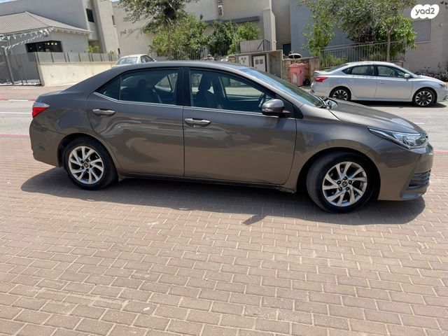 טויוטה קורולה