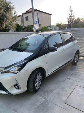 טויוטה יאריס