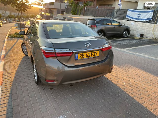 טויוטה קורולה