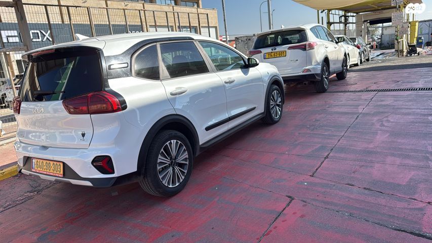 קיה נירו פלוס