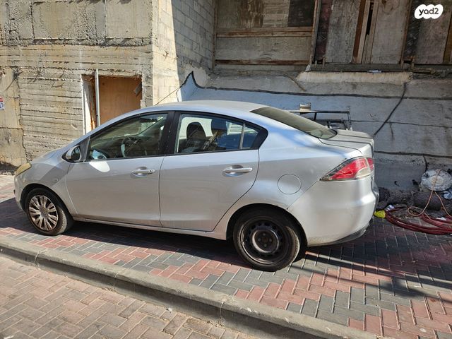 מודעת רכב מאזדה 2