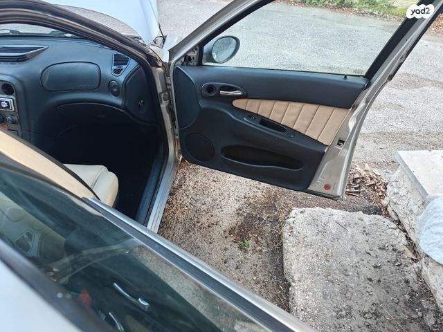 אלפא רומיאו 156