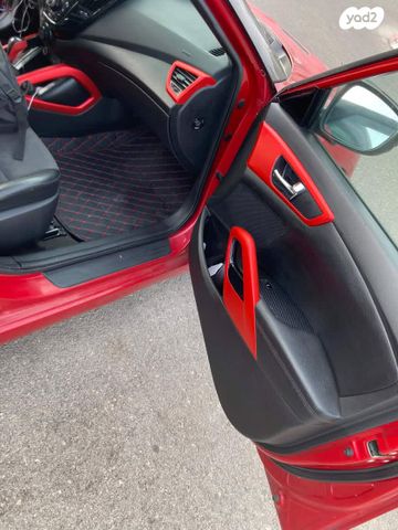 מודעת רכב יונדאי ולוסטר