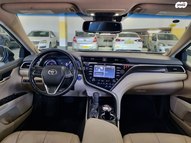 טויוטה קאמרי