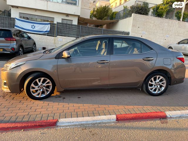 מודעת רכב טויוטה קורולה