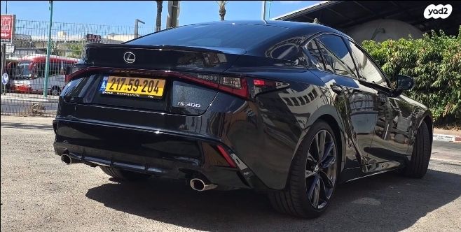 מודעת רכב לקסוס IS