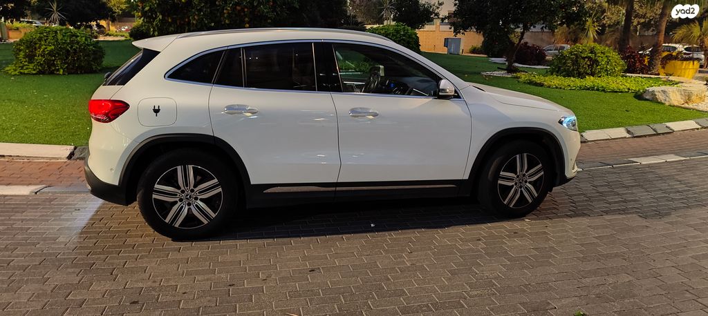 מרצדס-בנץ EQA