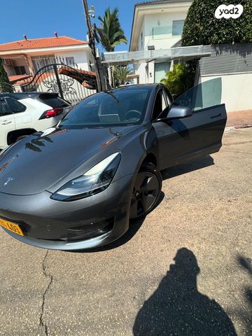 מודעת רכב טסלה מודל 3