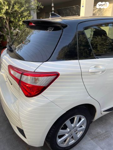 טויוטה יאריס