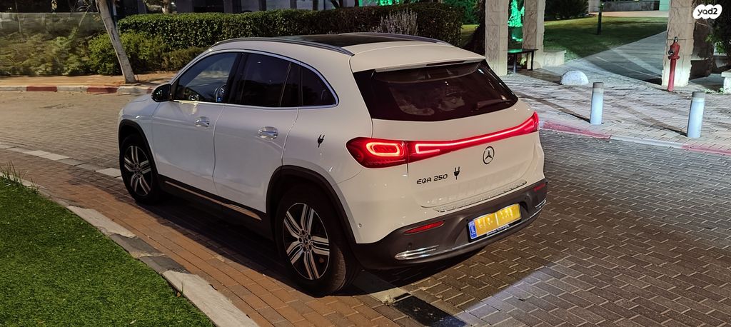 מרצדס-בנץ EQA