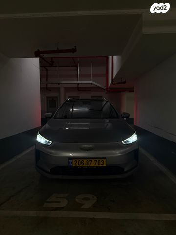 מודעת רכב ג׳ילי Geometry C