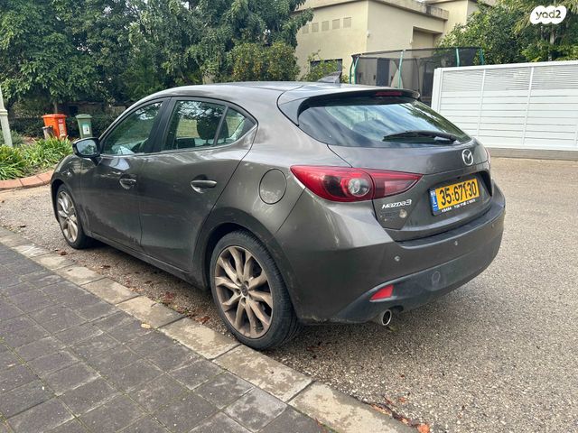 מודעת רכב מאזדה 3