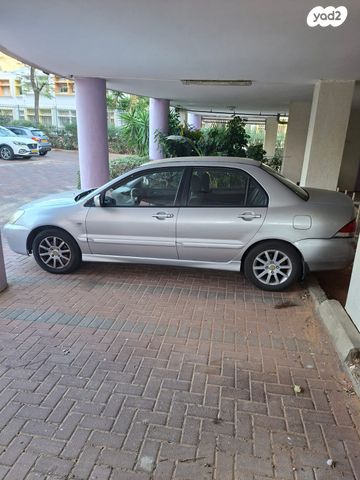 מיצובישי לנסר