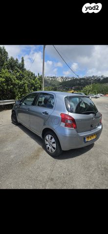 טויוטה יאריס