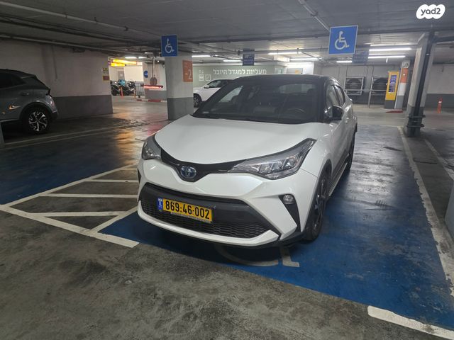 מודעת רכב טויוטה C-HR