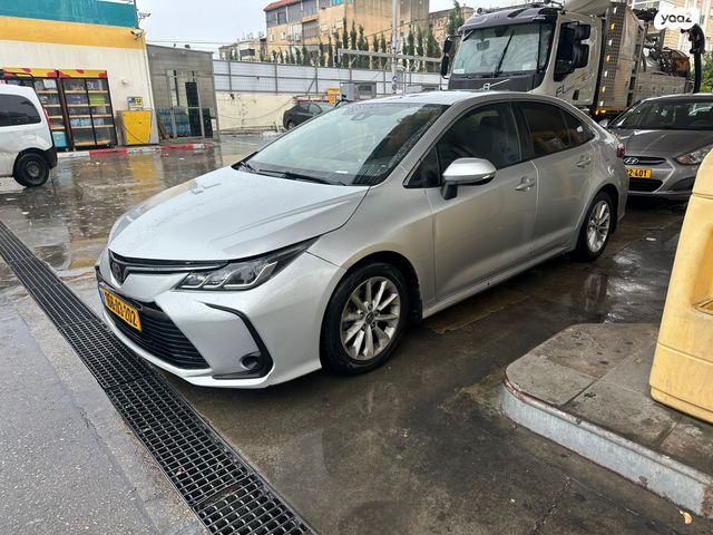 טויוטה קורולה