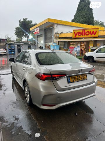 טויוטה קורולה
