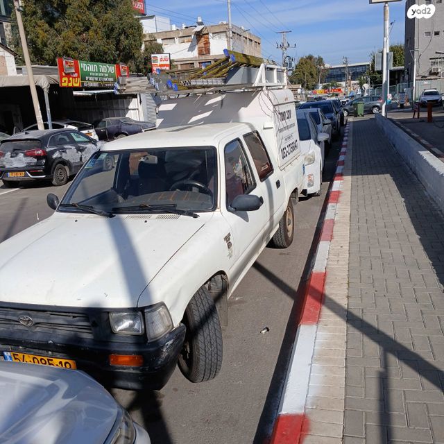 מודעת רכב טויוטה היילקס