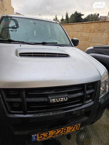 מודעת רכב איסוזו די-מקס