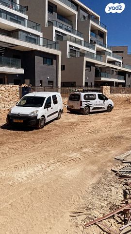 מודעת רכב סיטרואן ברלינגו