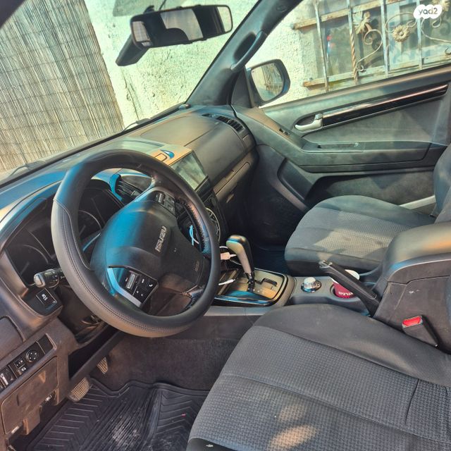 מודעת רכב איסוזו די-מקס