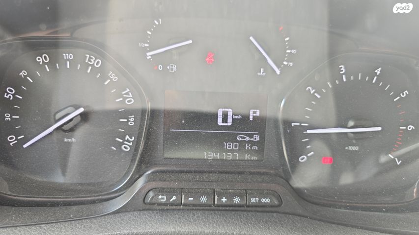 מודעת רכב טויוטה פרואייס