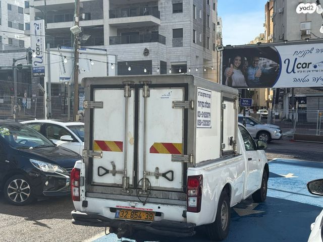 איסוזו די-מקס