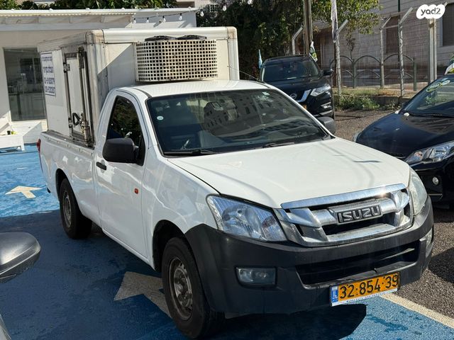 איסוזו די-מקס