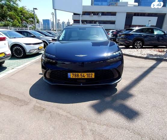 מודעת רכב ג'נסיס GV60