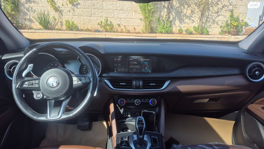 אלפא רומיאו סטלביו